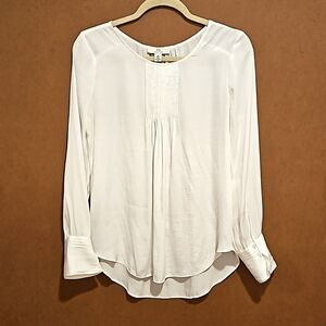 H by Halston white flowy blouse long sleeve button cuff pleated detail Sm petite